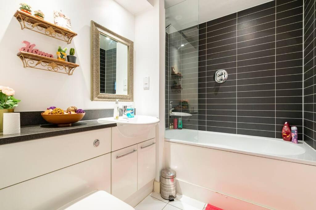 London Skylineviews 2 Bed 2 Bath Flat Near Canary Wharf, O2 & Excel Экстерьер фото