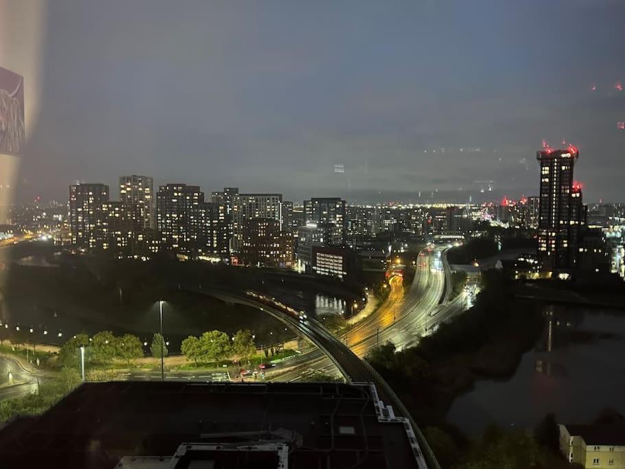 London Skylineviews 2 Bed 2 Bath Flat Near Canary Wharf, O2 & Excel Экстерьер фото